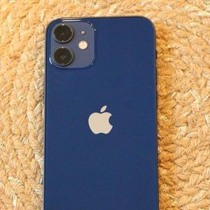 Apple iphone 12 (Unlocked)